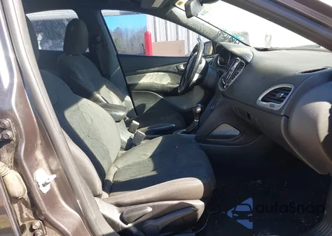 2016 Dodge Dart Sxt z USA, uszkodzony, nr VIN 1C3CDFBB7GD530847